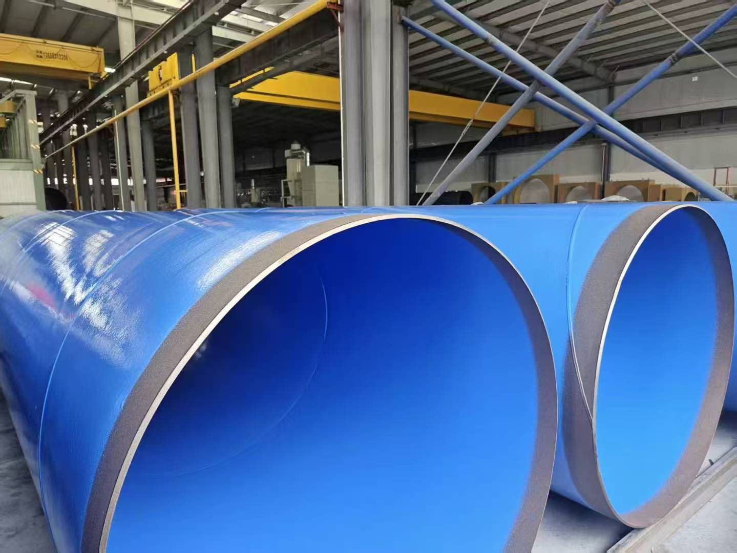 Como os tubos de aço revestidos de plástico resistem ao clima extremo do Oriente Médio?